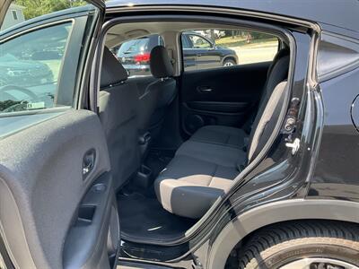 2022 Honda HR-V LX   - Photo 11 - Acton, MA 01720