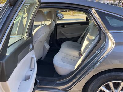 2018 Hyundai SONATA SE   - Photo 12 - Acton, MA 01720