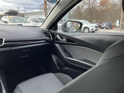 2015 Mazda Mazda3 i Sport   - Photo 13 - Acton, MA 01720