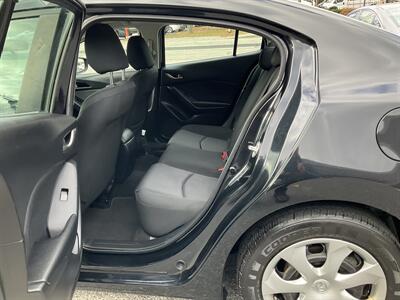 2015 Mazda Mazda3 i Sport   - Photo 11 - Acton, MA 01720