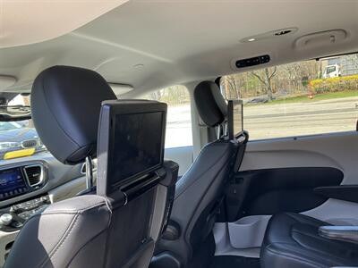 2017 Chrysler Pacifica Touring-L Plus   - Photo 16 - Acton, MA 01720