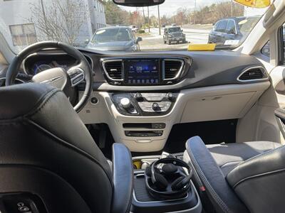 2017 Chrysler Pacifica Touring-L Plus   - Photo 18 - Acton, MA 01720