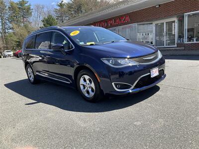 2017 Chrysler Pacifica Touring-L Plus   - Photo 3 - Acton, MA 01720