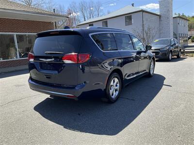 2017 Chrysler Pacifica Touring-L Plus   - Photo 5 - Acton, MA 01720
