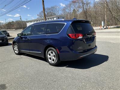 2017 Chrysler Pacifica Touring-L Plus   - Photo 7 - Acton, MA 01720