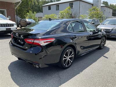 2020 Toyota Camry SE - Photo 5 - Acton, MA 01720