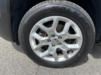 2017 Jeep Renegade Latitude   - Photo 7 - Acton, MA 01720