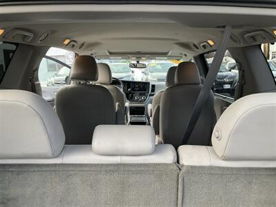 2015 Toyota Sienna XLE Premium 7-Passenger - Photo 11 - Acton, MA 01720