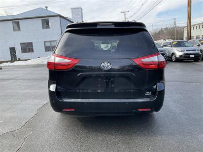 2015 Toyota Sienna XLE Premium 7-Passenger - Photo 6 - Acton, MA 01720