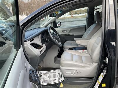 2015 Toyota Sienna XLE Premium 7-Passenger - Photo 14 - Acton, MA 01720