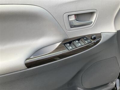 2015 Toyota Sienna XLE Premium 7-Passenger - Photo 17 - Acton, MA 01720