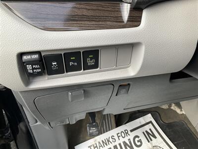 2015 Toyota Sienna XLE Premium 7-Passenger - Photo 16 - Acton, MA 01720