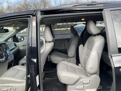 2015 Toyota Sienna XLE Premium 7-Passenger - Photo 12 - Acton, MA 01720