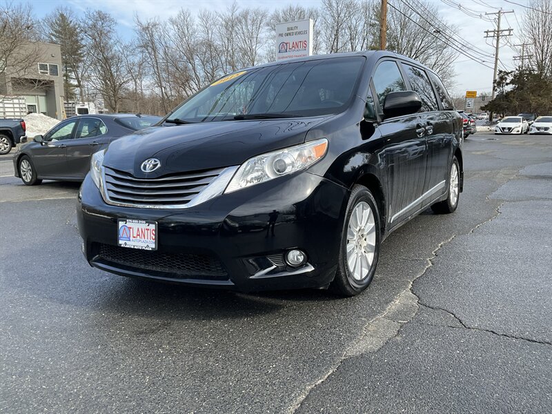 2015 Toyota Sienna XLE Premium 7-Passenger   - Photo 1 - Acton, MA 01720