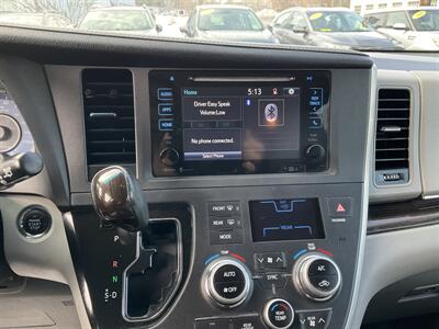 2015 Toyota Sienna XLE Premium 7-Passenger - Photo 19 - Acton, MA 01720