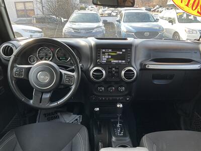 2017 Jeep Wrangler Unlimited Sahara   - Photo 15 - Acton, MA 01720