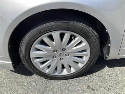 2012 Ford Fusion Hybrid   - Photo 9 - Acton, MA 01720