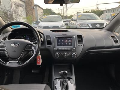 2017 Kia Forte S   - Photo 11 - Acton, MA 01720