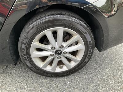 2017 Kia Forte S   - Photo 9 - Acton, MA 01720