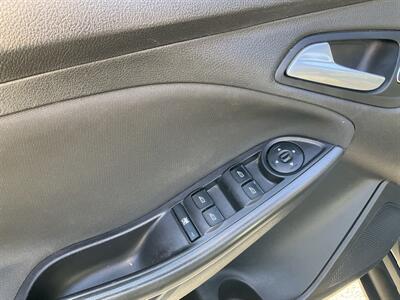 2017 Ford Focus SEL   - Photo 14 - Acton, MA 01720