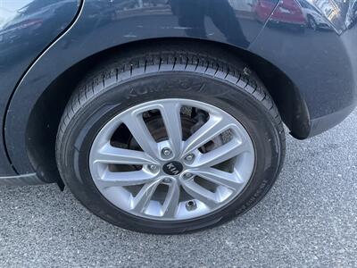 2017 Kia Soul + - Photo 9 - Acton, MA 01720