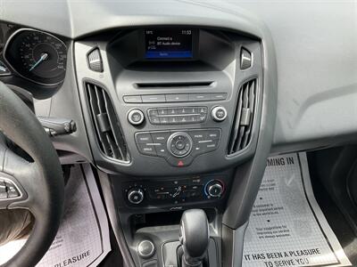 2017 Ford Focus SE   - Photo 29 - Acton, MA 01720