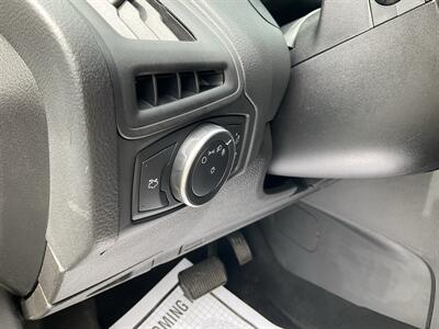 2017 Ford Focus SE   - Photo 27 - Acton, MA 01720