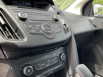 2017 Ford Focus SE   - Photo 33 - Acton, MA 01720