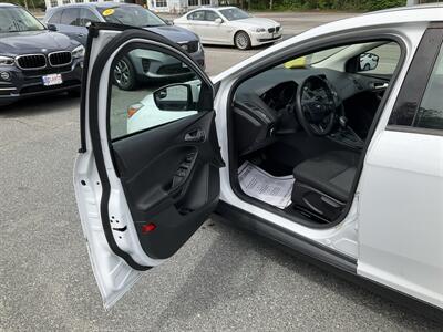 2017 Ford Focus SE   - Photo 20 - Acton, MA 01720
