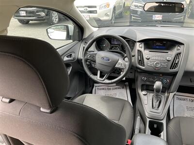 2017 Ford Focus SE   - Photo 18 - Acton, MA 01720