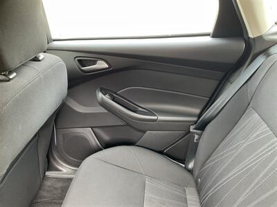 2017 Ford Focus SE   - Photo 16 - Acton, MA 01720