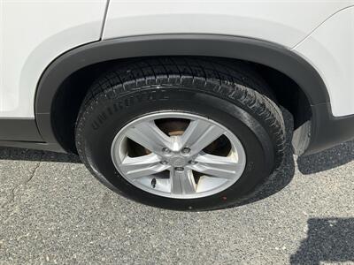 2020 Chevrolet Trax LT   - Photo 11 - Acton, MA 01720