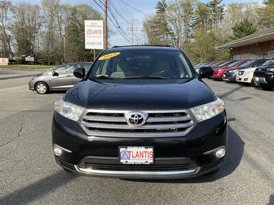 2013 Toyota Highlander Plus   - Photo 2 - Acton, MA 01720