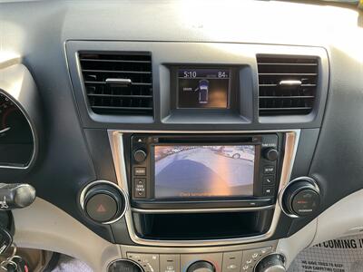 2013 Toyota Highlander Plus   - Photo 32 - Acton, MA 01720