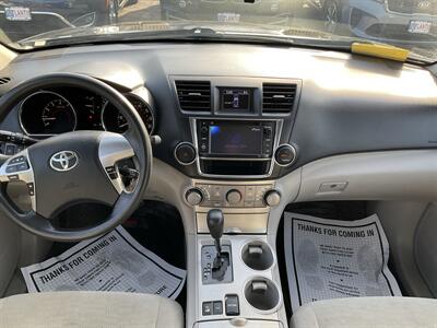2013 Toyota Highlander Plus   - Photo 17 - Acton, MA 01720