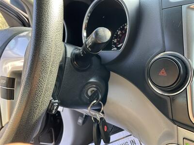 2013 Toyota Highlander Plus   - Photo 29 - Acton, MA 01720