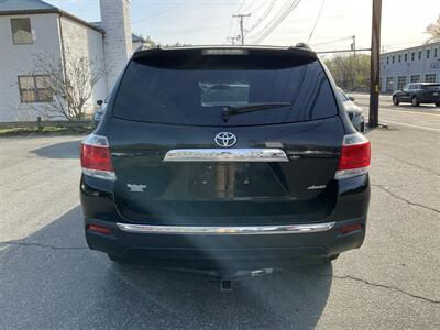 2013 Toyota Highlander Plus   - Photo 6 - Acton, MA 01720