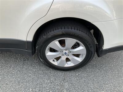 2012 Subaru Outback 2.5i Limited   - Photo 10 - Acton, MA 01720