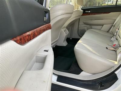 2012 Subaru Outback 2.5i Limited   - Photo 13 - Acton, MA 01720