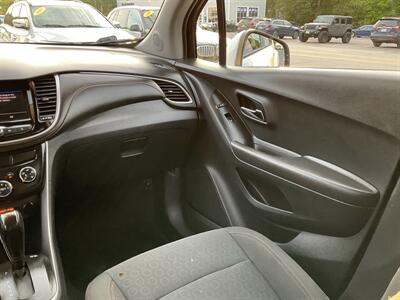 2021 Chevrolet Trax LS   - Photo 13 - Acton, MA 01720