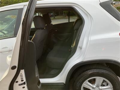 2021 Chevrolet Trax LS   - Photo 11 - Acton, MA 01720
