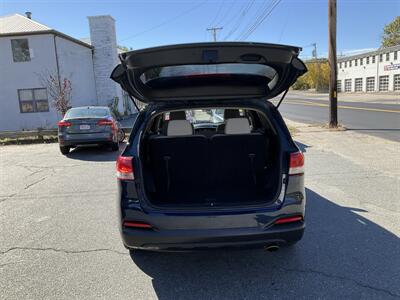 2017 Kia Sorento LX V6 - Photo 12 - Acton, MA 01720