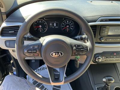 2017 Kia Sorento LX V6 - Photo 22 - Acton, MA 01720