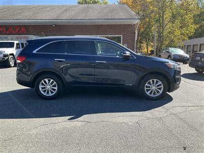 2017 Kia Sorento LX V6 - Photo 4 - Acton, MA 01720