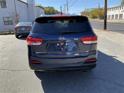 2017 Kia Sorento LX V6 - Photo 6 - Acton, MA 01720