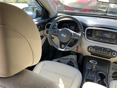 2017 Kia Sorento LX V6 - Photo 17 - Acton, MA 01720