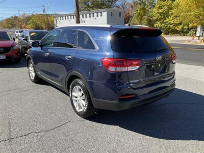 2017 Kia Sorento LX V6 - Photo 7 - Acton, MA 01720