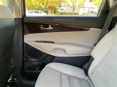 2017 Kia Sorento LX V6 - Photo 15 - Acton, MA 01720