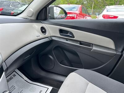 2015 Chevrolet Cruze LS Auto   - Photo 10 - Acton, MA 01720