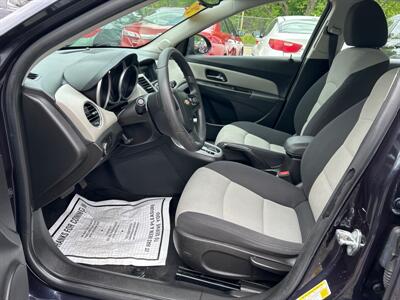 2015 Chevrolet Cruze LS Auto   - Photo 8 - Acton, MA 01720
